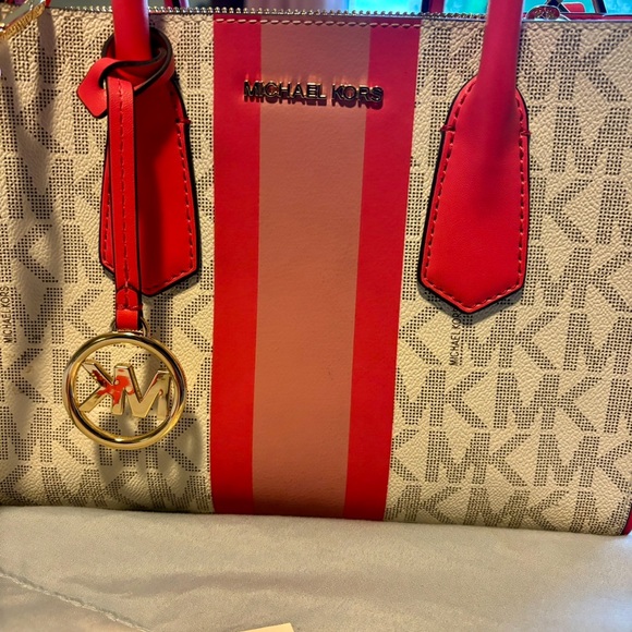 BRAND NEW Michael Kors purse! - Picture 6 of 6